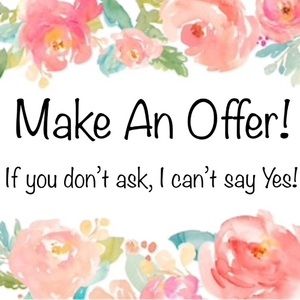 Closet clean out! Make me an offer💖